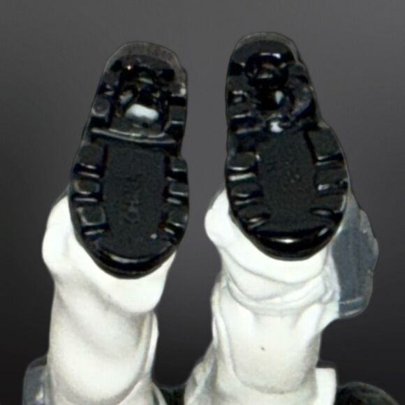 2010 LANARD THE CORPS Kenji “RAIN" Shinto Figure 3.5” B22 - Picture 7 of 8